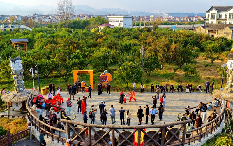 江西南豐：“送戲下鄉”豐富文化生活